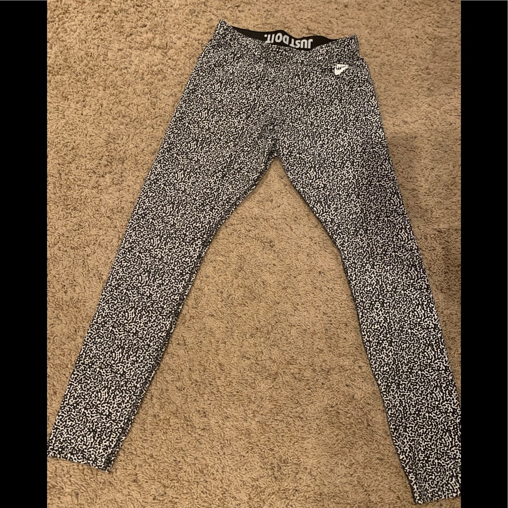 Women’s Nike running tights size Medium